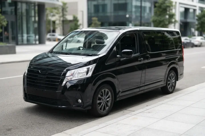 Twin Taxi 8-seat minibus for larger groups and events